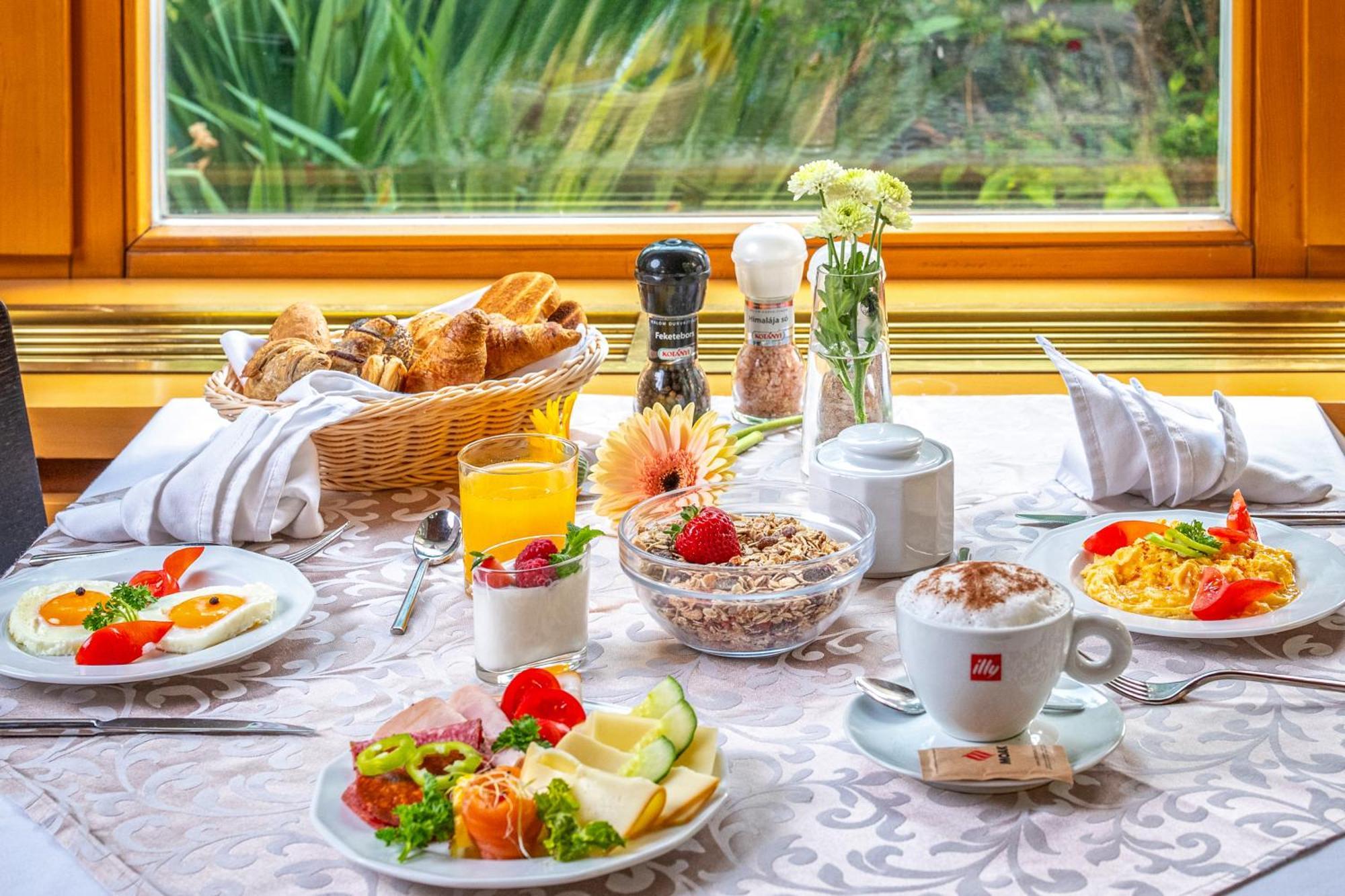 Corvin Hotel Budapest Residence エクステリア 写真